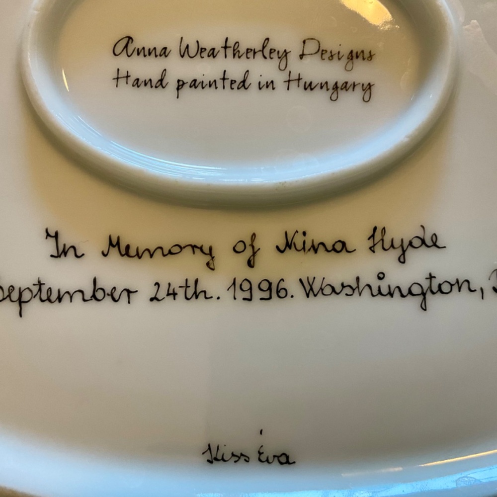 Anna Weatherley Hand Painted Porcelain Box - Picture 14 of 16